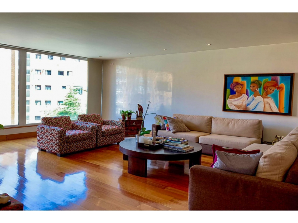 Apartamento remodelado en venta en Los Rosales — foto 2