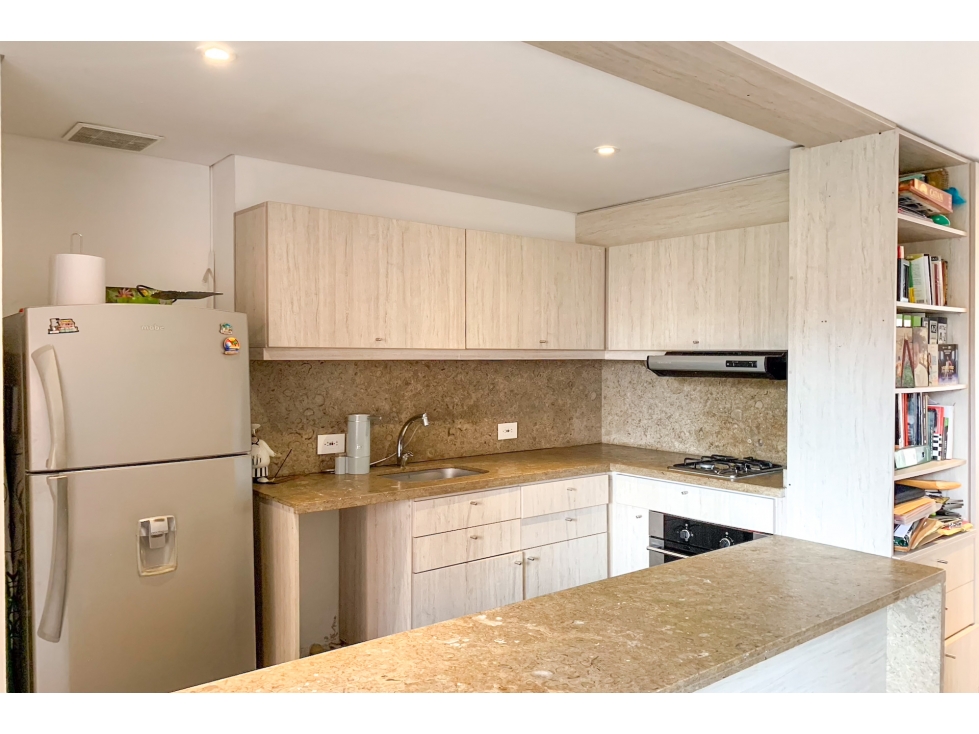 Apartamento con terraza en venta rentando en Los Rosales — foto 5