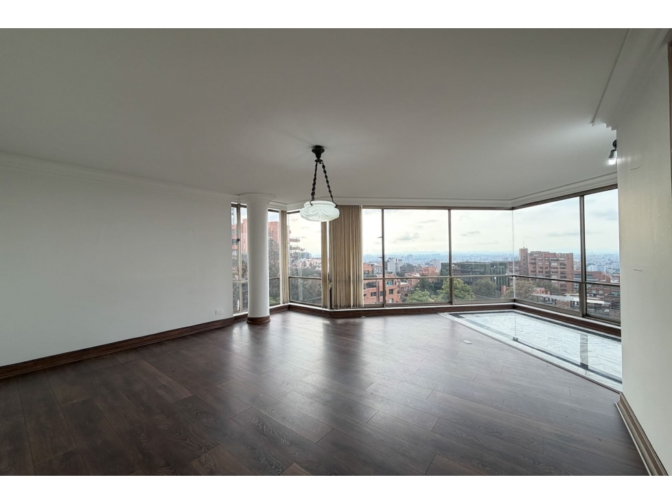Apartamento Dúplex para REMODELAR en venta en Los Rosales — foto 3