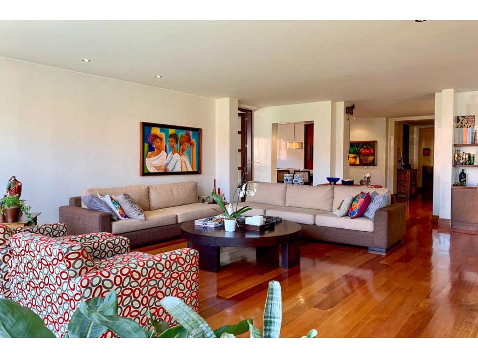 Apartamento remodelado en venta en Los Rosales