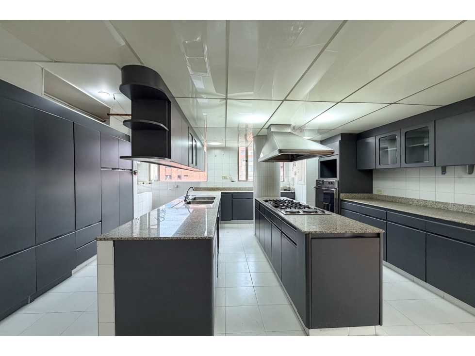 Apartamento Dúplex para REMODELAR en venta en Los Rosales — foto 5