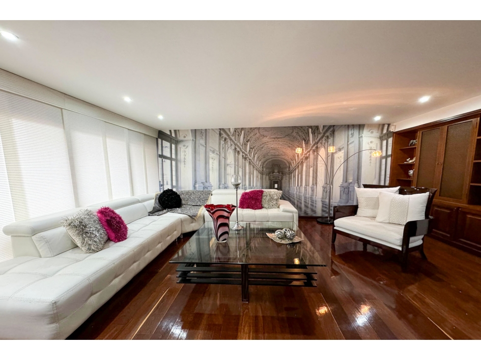 Casa Triplex con terraza en venta en Bosque de Pinos