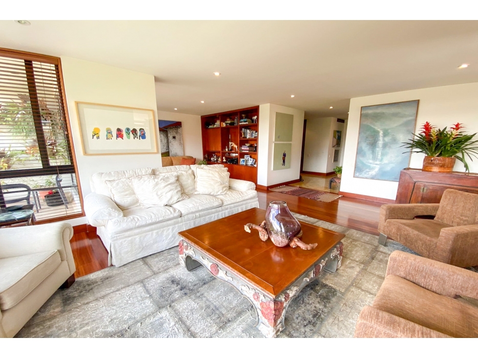Apartamento remodelado en arriendo en Chicó