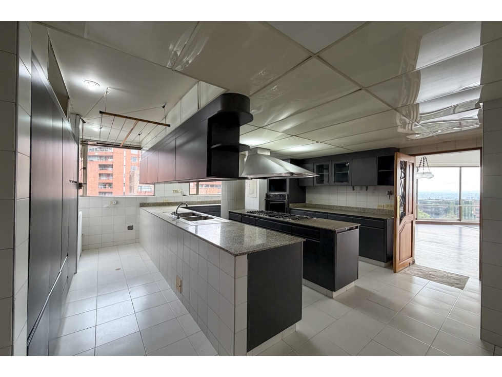 Apartamento Dúplex para REMODELAR en venta en Los Rosales — foto 6
