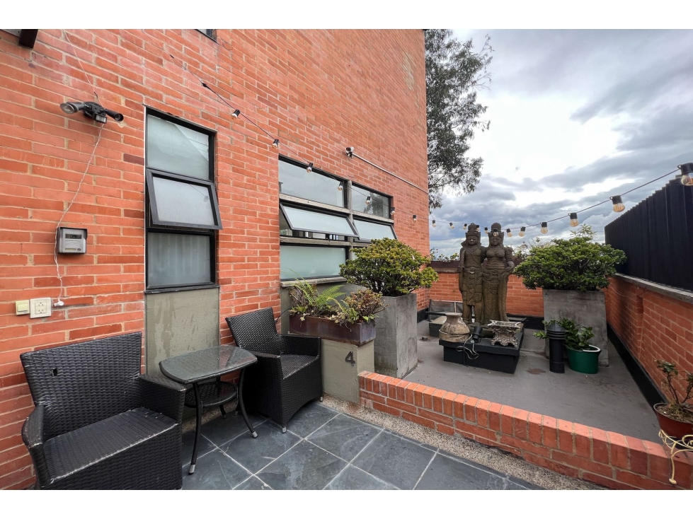Casa Triplex con terraza en venta rentando en Bosques de Pinos — foto 2