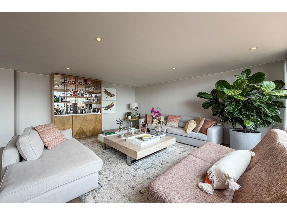 Apartamento Dúplex en venta en Los Rosales