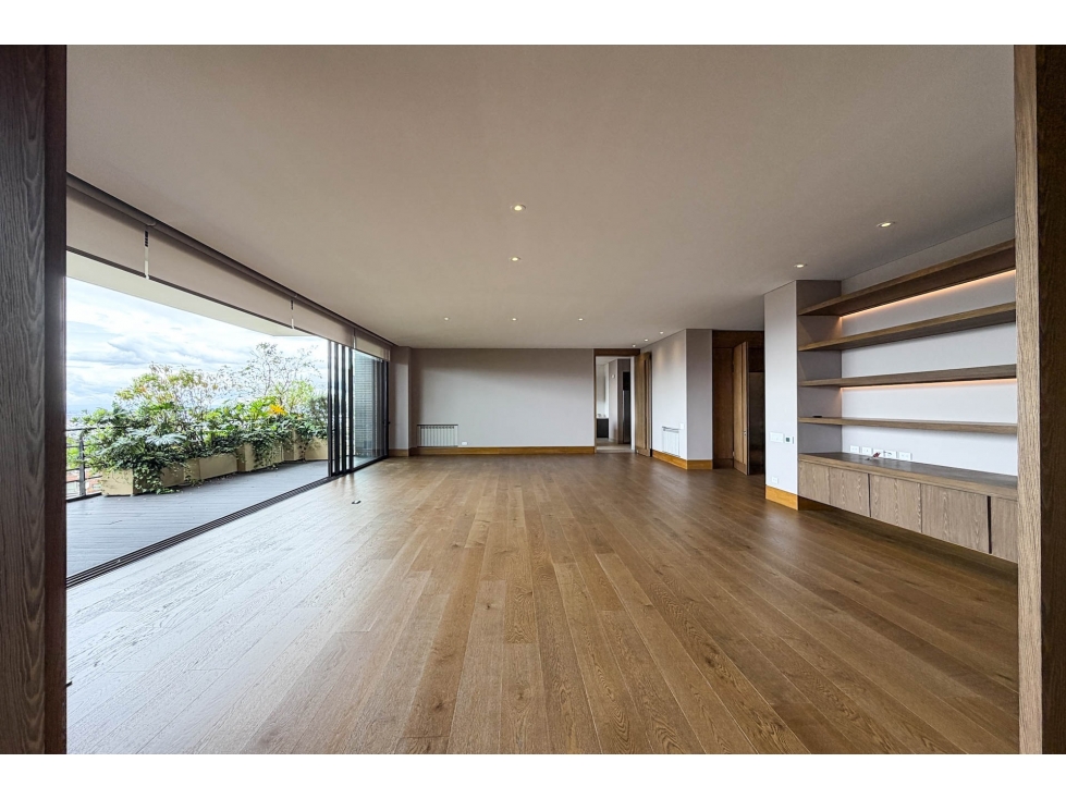 Espectacular Apartamento moderno con terraza en venta en Los Rosales — foto 2