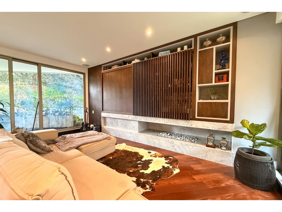 Apartamento con terraza en venta en La Cabrera — foto 4