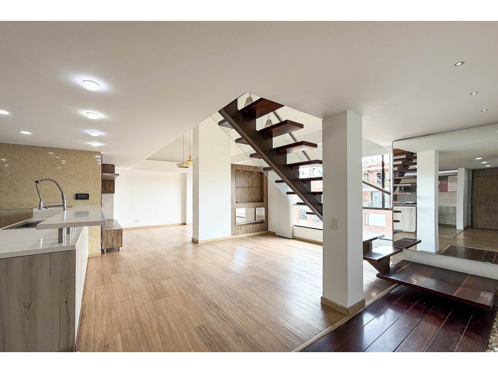 Apartamento Dúplex con terraza en venta o arriendo en El Batán — foto 2