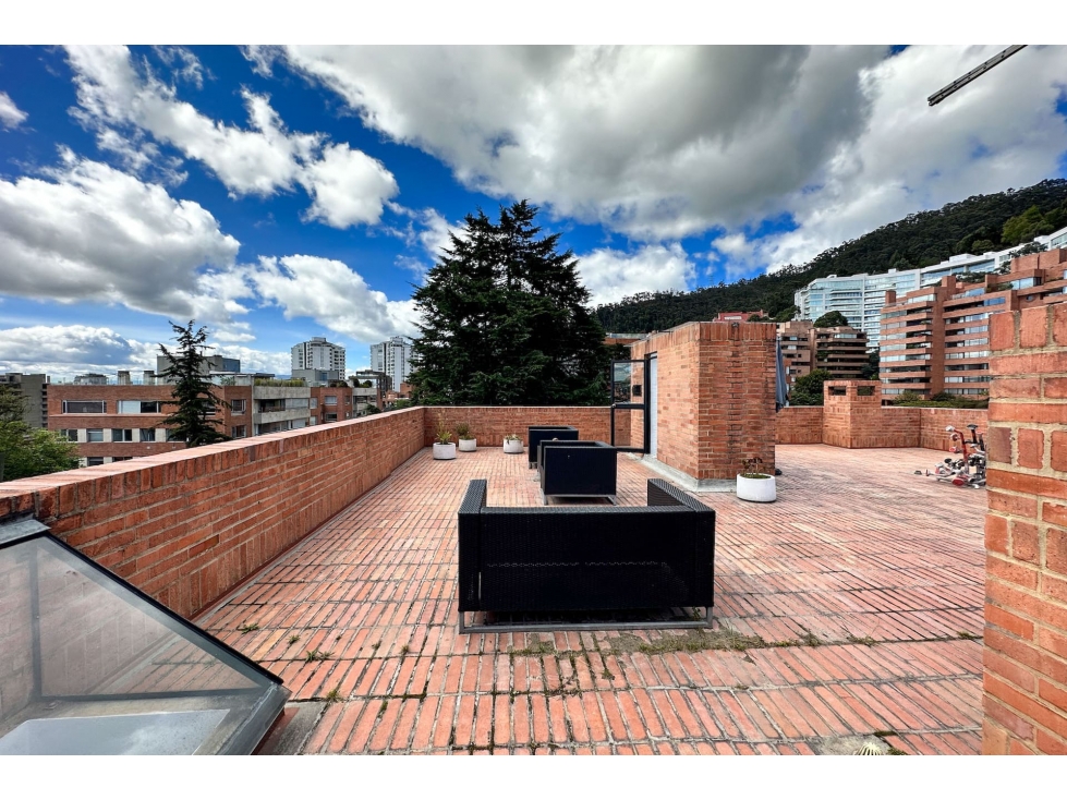 Apartamento Triplex con terraza en venta en Rosales — foto 3