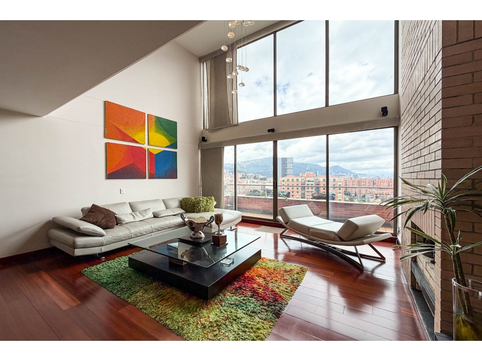 Apartamento Dúplex con terraza en venta en Alameda del Country