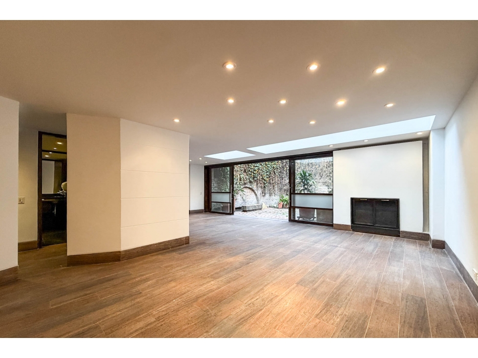 Oficina con terraza en arriendo en Zona G - 1