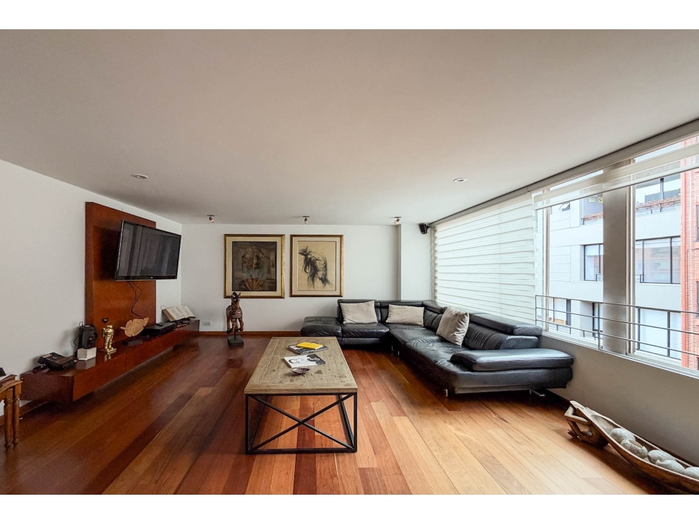 Apartamento Dúplex con terraza en venta en El Virrey