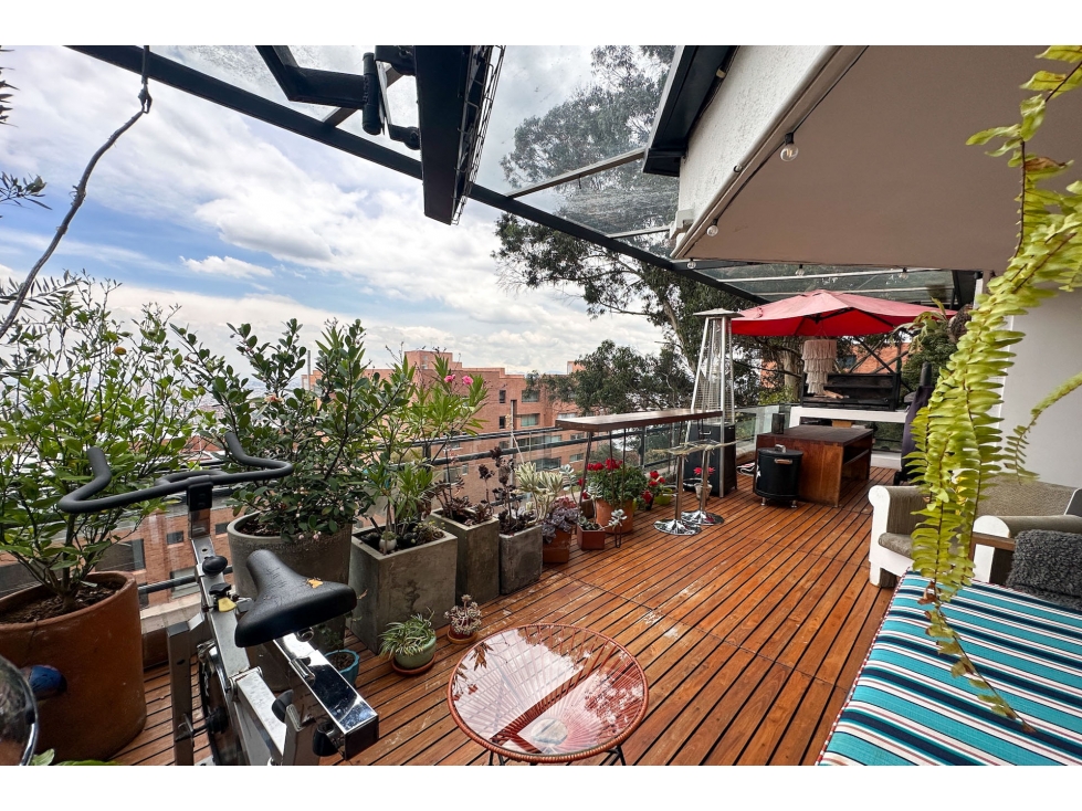 Apartamento Dúplex con terrazas en venta en Los Rosales — foto 2