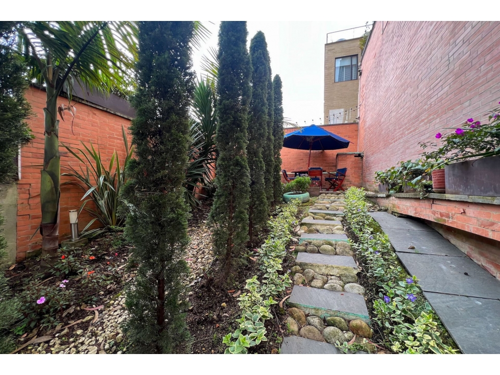 Casa Triplex con terraza en venta rentando en Bosques de Pinos — foto 4