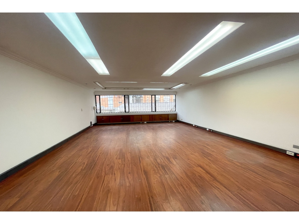 Oficina en venta rentando para inversión en Chicó — foto 2