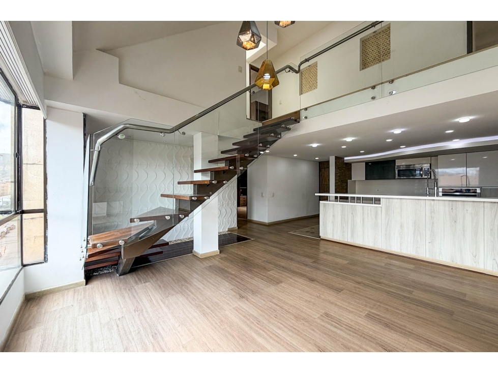 Apartamento Dúplex con terraza en venta o arriendo en El Batán