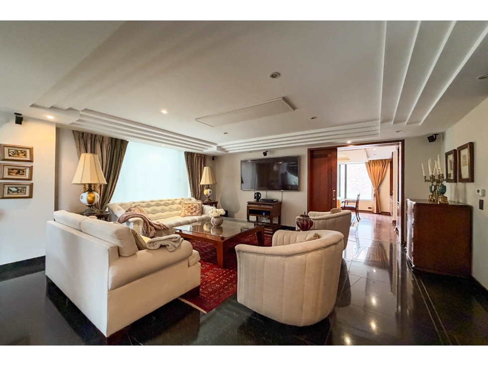 Apartamento con terrazas en venta en Los Rosales