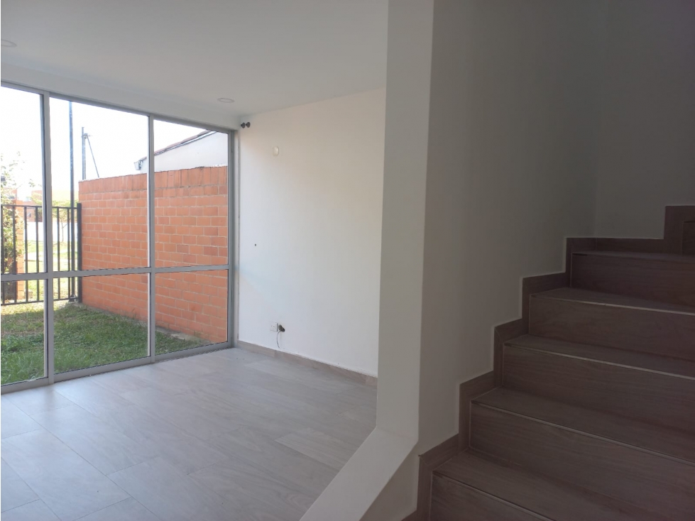 VENDO HERMOSA CASA CONJUNTO RESIDENCIAL SOL DE LA LLANURA, JAMUNDI — foto 2