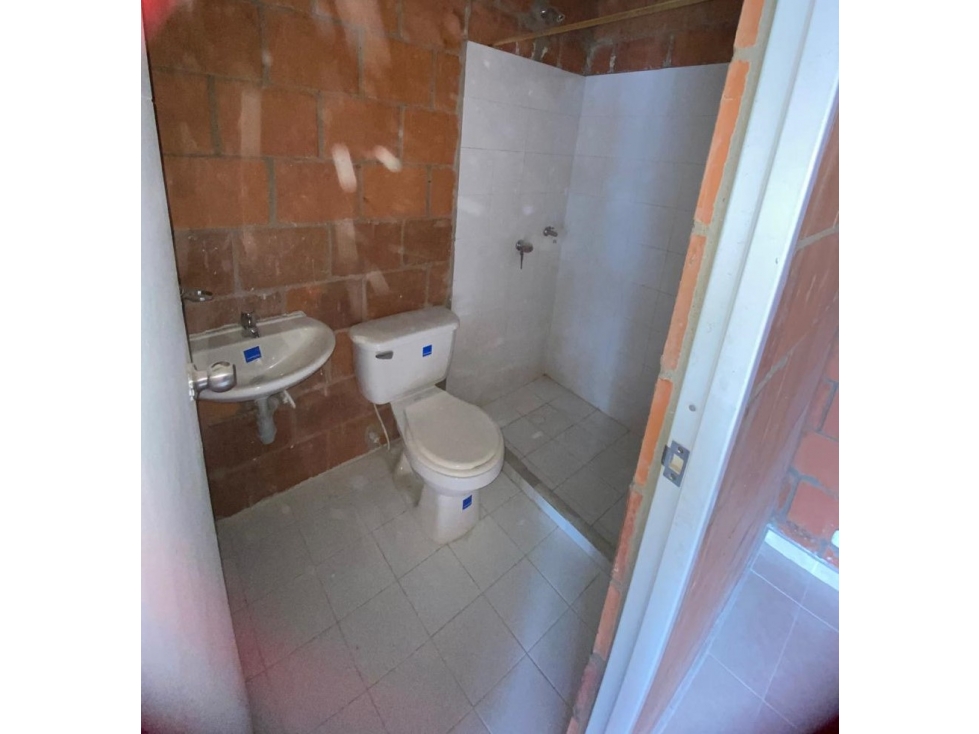 VENTA CASA EN ROSALES CIUDADELA LAS FLORES JAMUNDI — foto 4