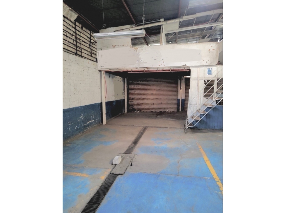 BODEGA CON ACCESO POR AVENIDA PRINCIPAL Y POSTERIOR, VENTA.COL. MARTE - 2
