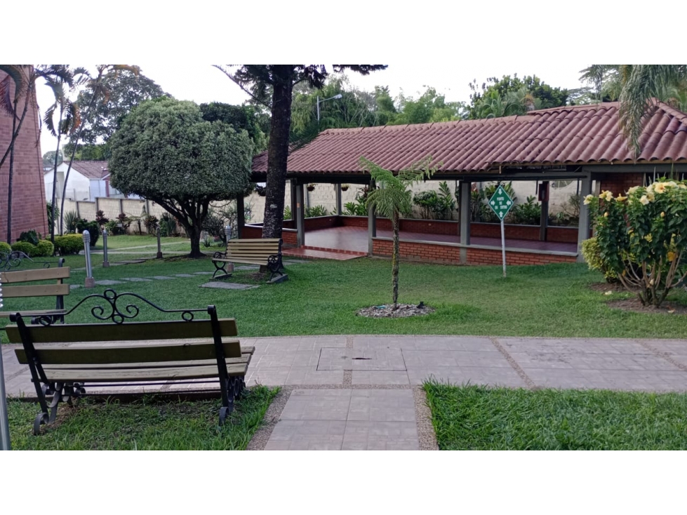 SE VENDE HERMOSO APARTAMENTO SECTOR COLISEO DEL CAFE — foto 2