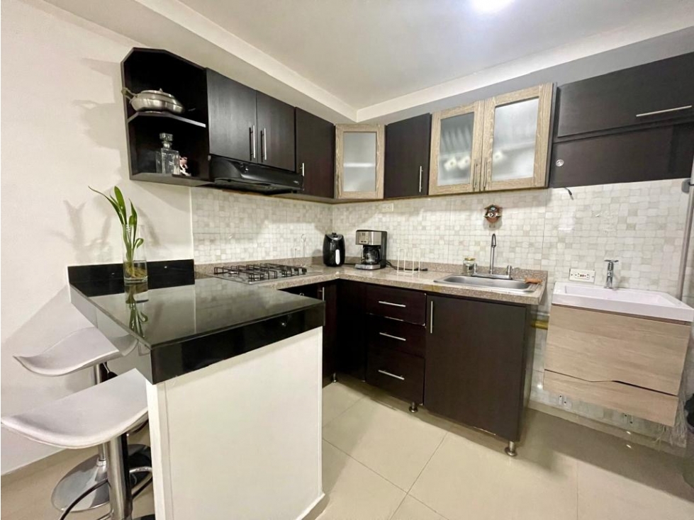 SE VENDE APARTAMENTO EN EL BARRIO PROFESIONALES — foto 2