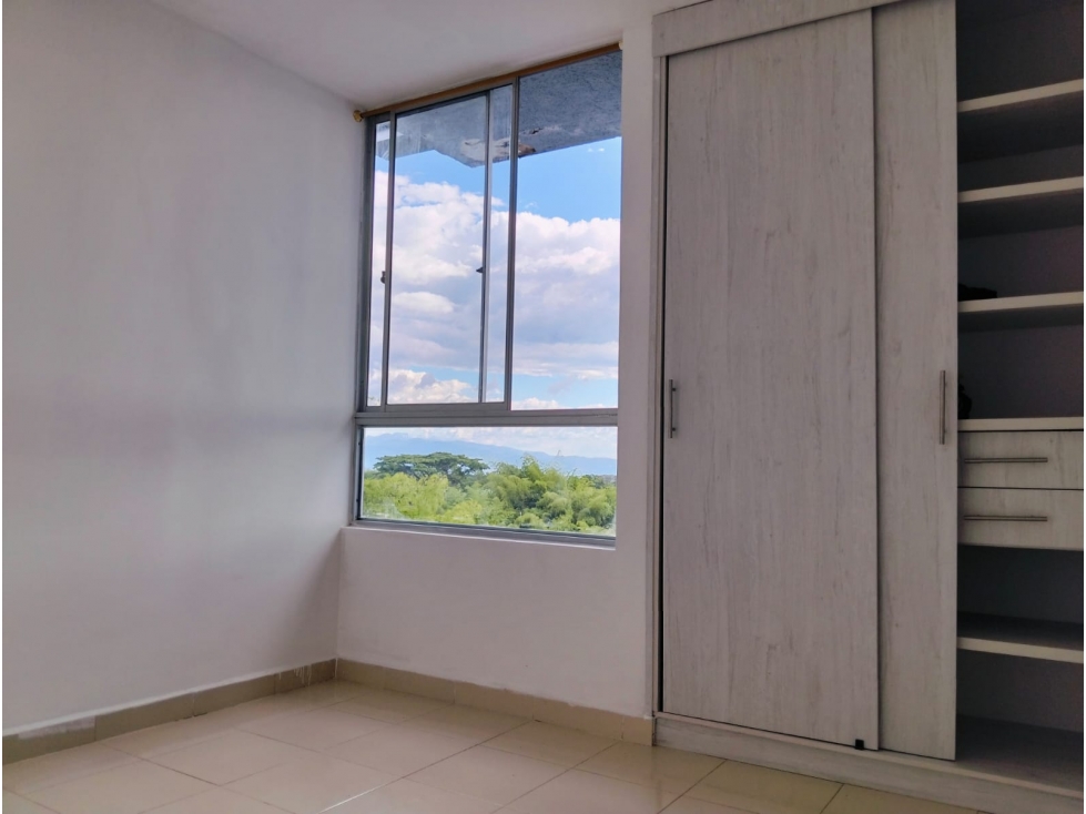 SE VENDE HERMOSO APARTAMENTO SECTOR PUERTO ESPEJO — foto 2