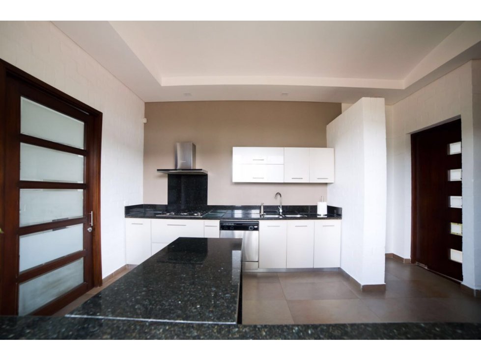 SE VENDE CASA CAMPESTRE CERCA AL AEROPUERTO — foto 2