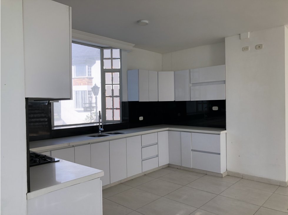 SE VENDE CASA EN CONDOMINIO EN AV CENTENARIO — foto 6