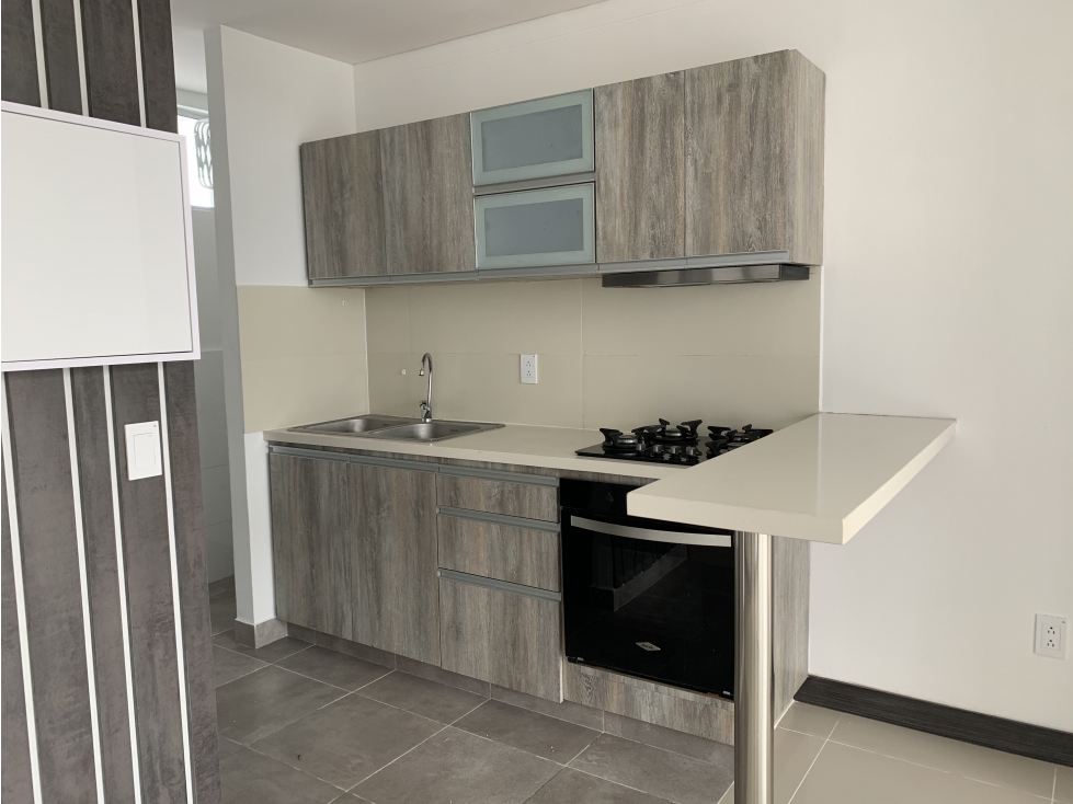 SE ARRIENDA APARTAMENTO EN LA CASTELLANA
