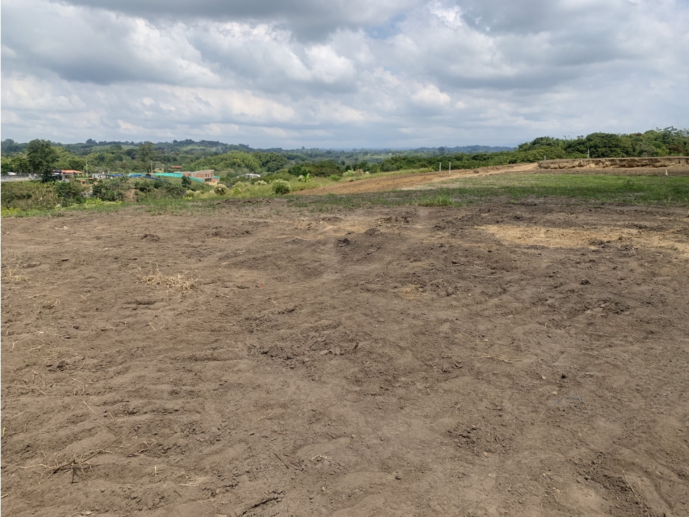 SE VENDE ESPECTACULAR LOTE EN EL SECTOR DE HOJAS ANCHAS — foto 2