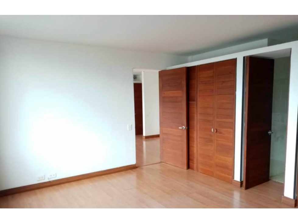 SE VENDE OFICINA FRENTE AL PARQUE DE LA VIDA - 2