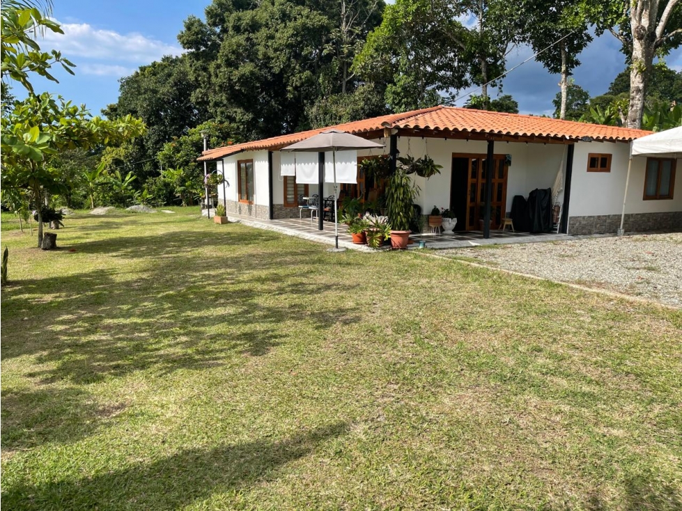 SE VENDE FINCA CERCA AL PARQUE DEL CAFE
