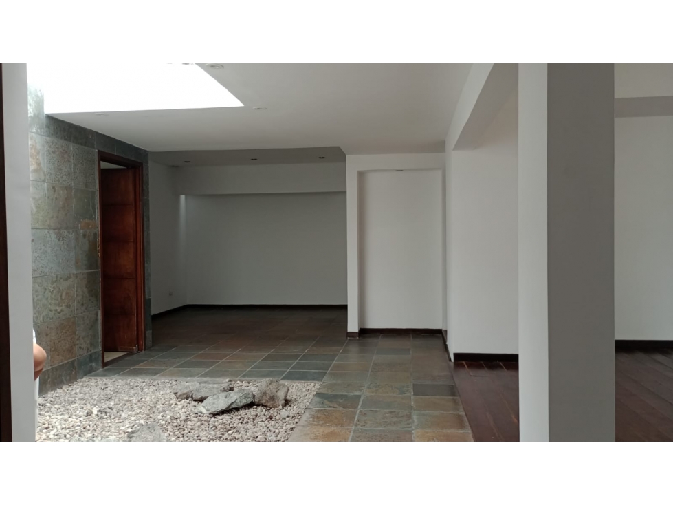 SE ARRIENDA CASA PARA VIVIENDA O USO COMERCIAL EN LA CASTELLANA - 3