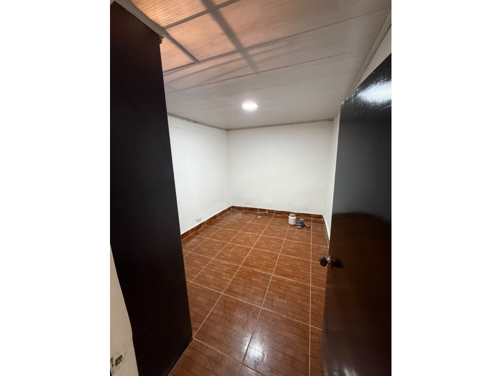 SE VENDE CASA EN EL GRANADA — foto 2