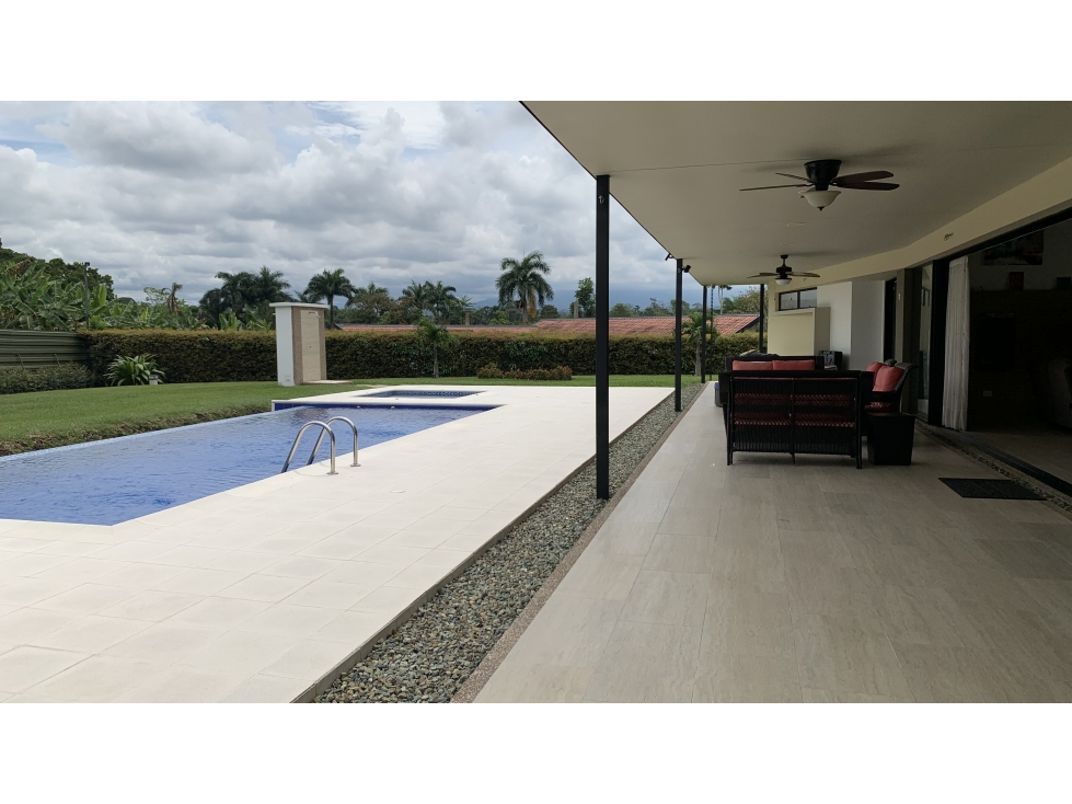 SE VENDE ESPECTACULAR CASA CAMPESTRE CERCA AL CLUB CAMPESTRE — foto 6