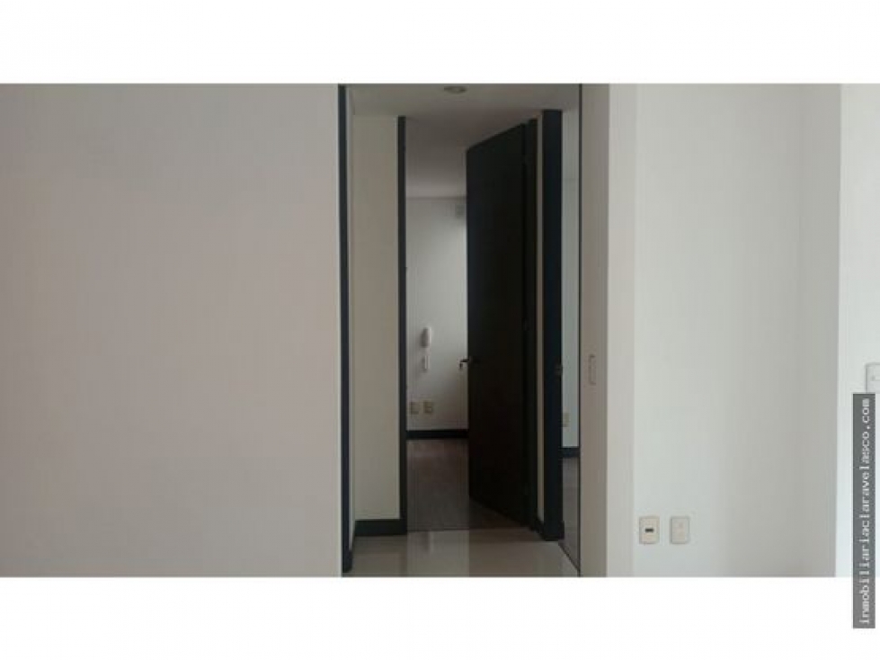 SE VENDE HERMOSO APARTAMENTO EN LA CASTELLANA — foto 4