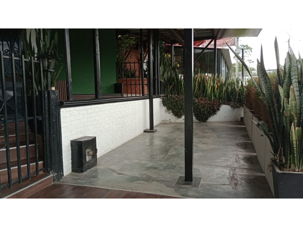 SE VENDE LOTE EN LA AVENIDA CENTENARIO