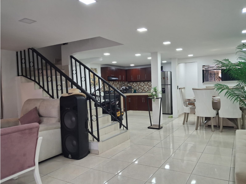 SE VENDE CASA EN EL SUR DE ARMENIA - 2