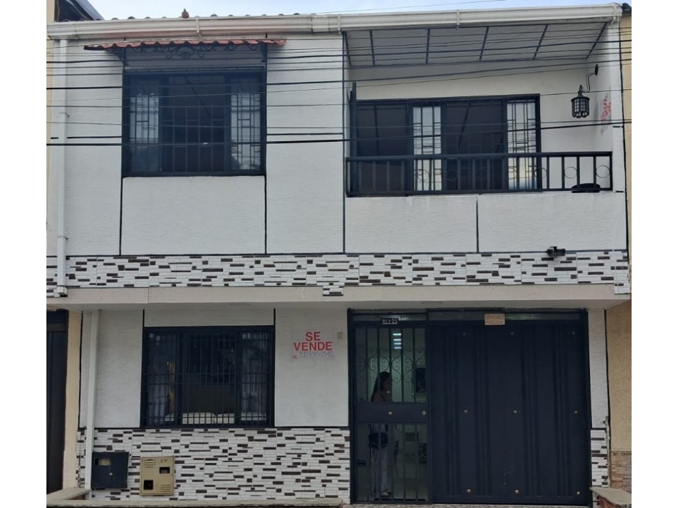 SE VENDE CASA EN EL SUR DE ARMENIA - 1