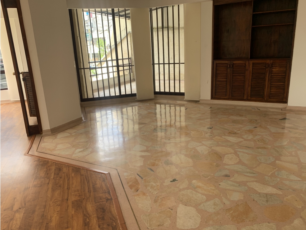SE VENDE APARTAMENTO EN LA CASTELLANA — foto 4