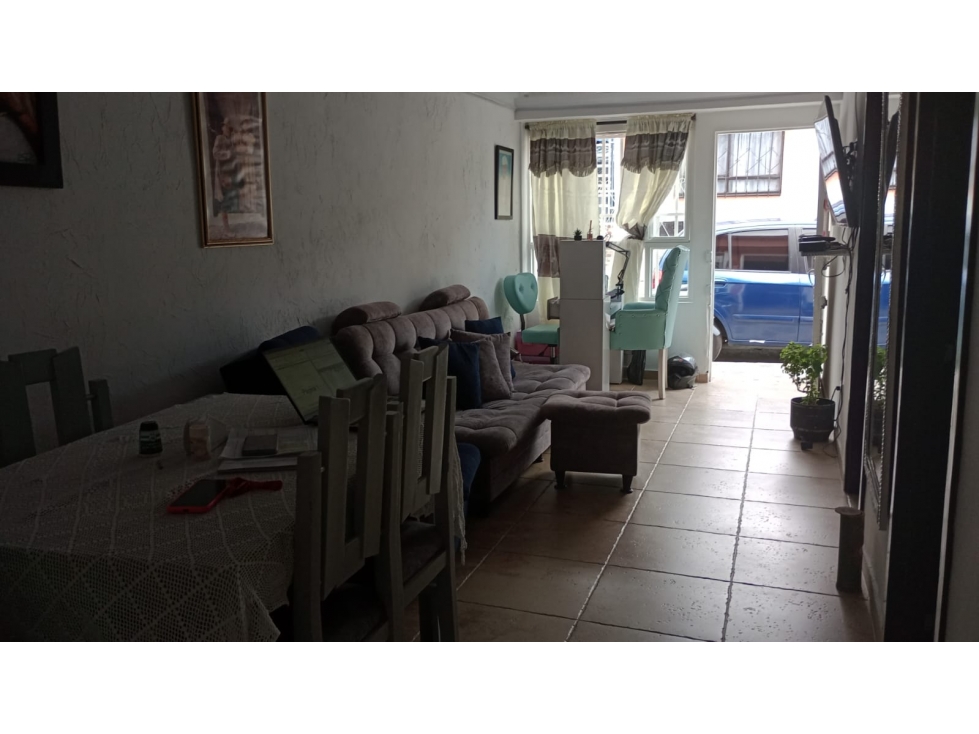 SE VENDE CASA EN LA URBANIZACION LA VIRGINIA — foto 2