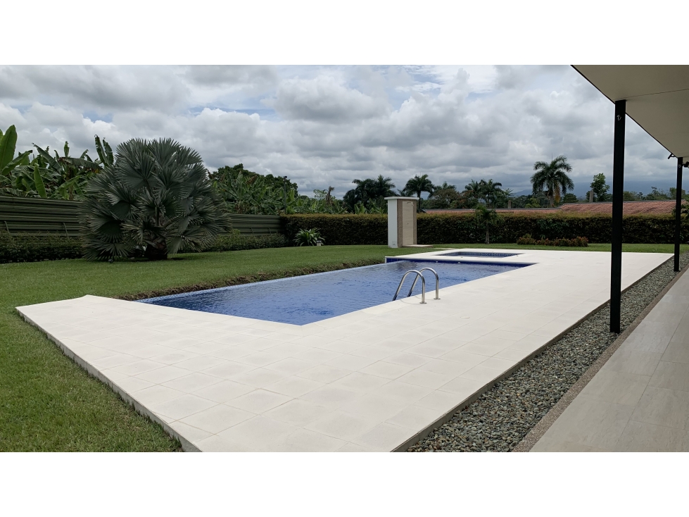 SE VENDE ESPECTACULAR CASA CAMPESTRE CERCA AL CLUB CAMPESTRE — foto 5