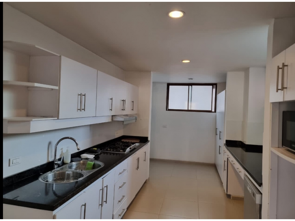 SE VENDE APARTAMENTO REMODELADO EN LA CASTELLANA — foto 2