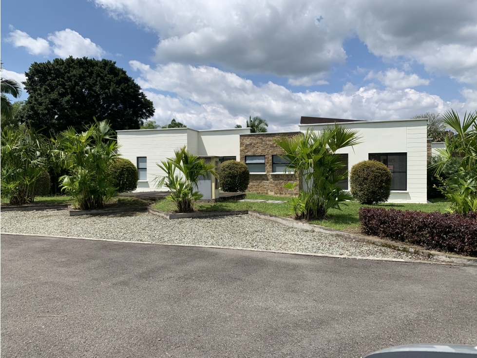 SE VENDE CASA CAMPESTRE CERCA AL AEROPUERTO — foto 2