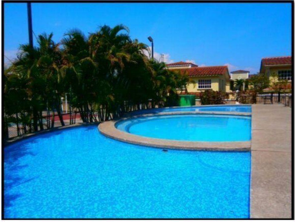 SE VENDE CASA DOS PISOS EN CRYSTAL SPRINGS-2505PG