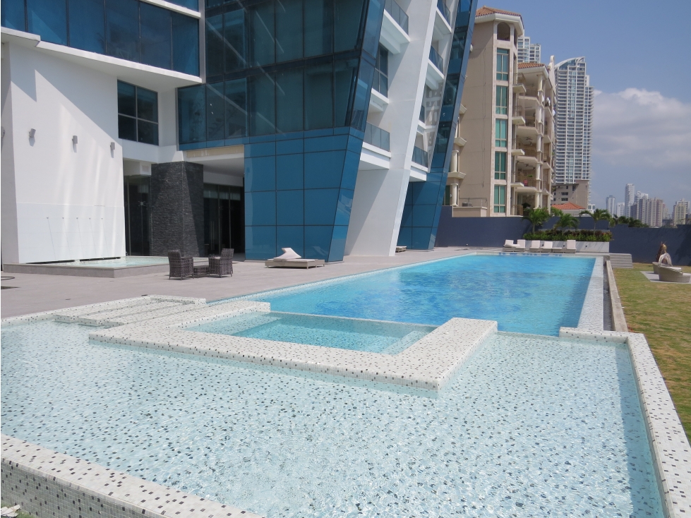 SE ALQUILA APTO EN GRAND TOWER 5165PG