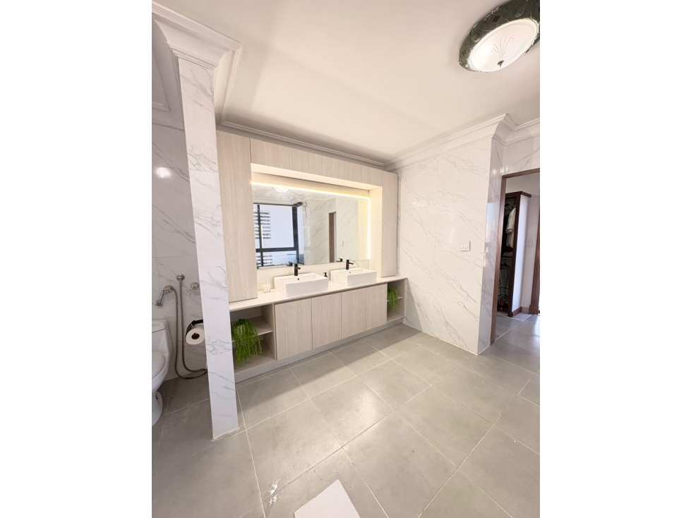 SE VENDE APARTAMENTO EN AVENIDA BALBOA PH PRINCESA DEL MAR