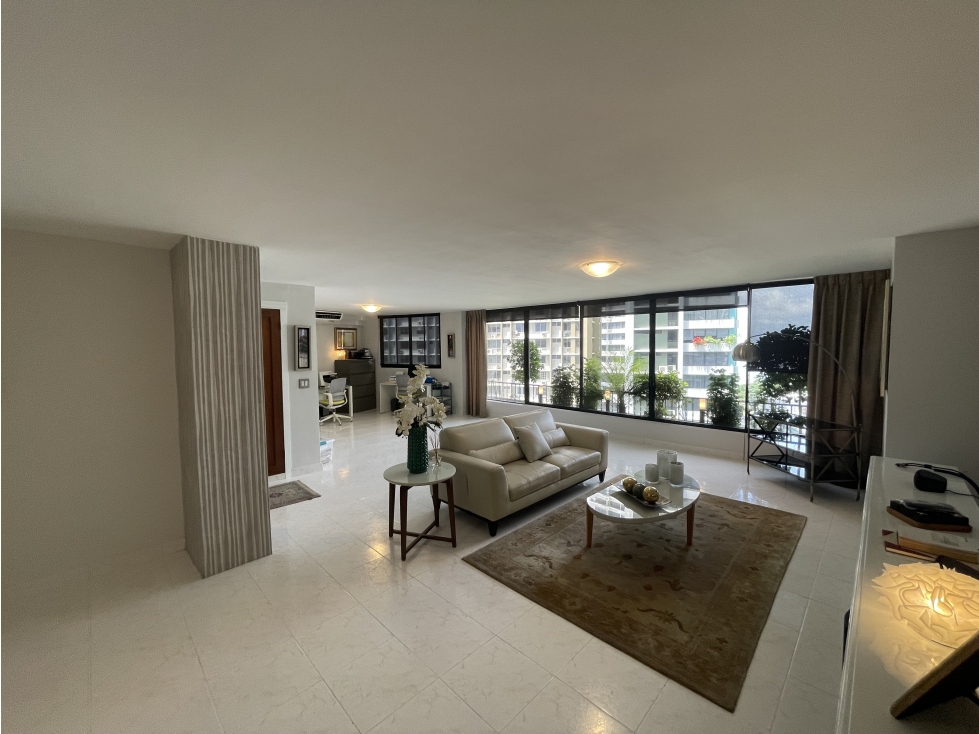 VENTA DE PARTAMENTO REMODELADO EN MARBELLA 5282PG